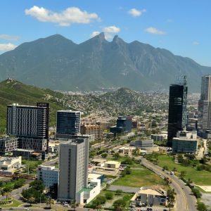 40920044. Monterrey.- El Cerro de la Silla, ícono de  Monterrey, testigo mudo de 418 años de la ciudad de Monterrey. 
NOTIMEX/FOTO/JUAN CARLOS PÉREZ/FRE/HUM